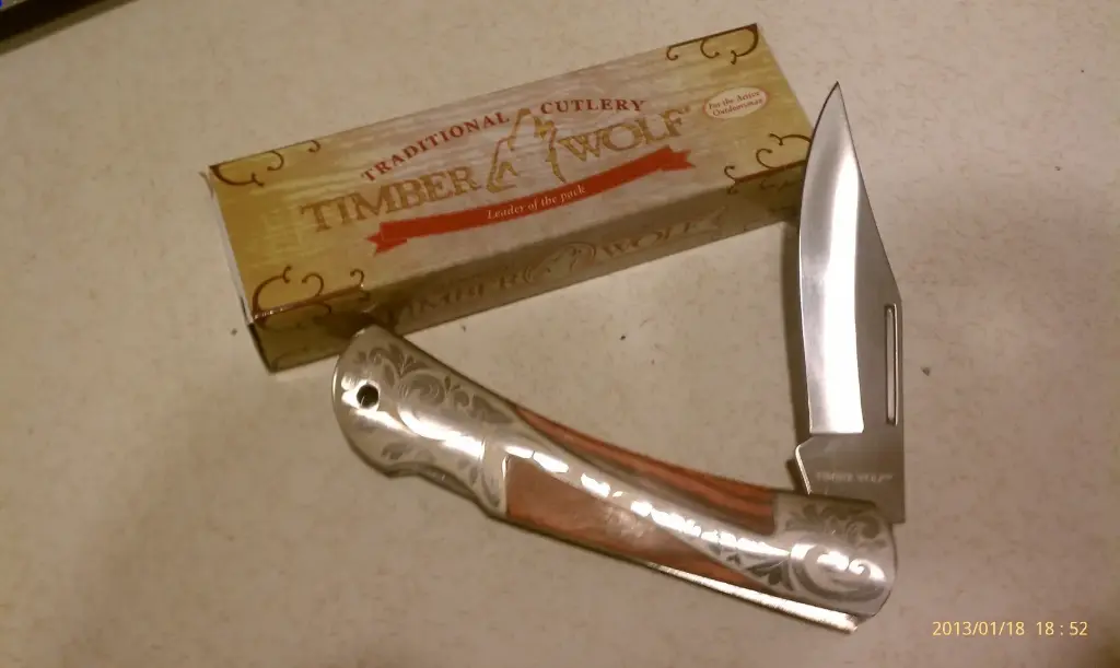 Timber Wolf Navaho Folding Knife.-TW84